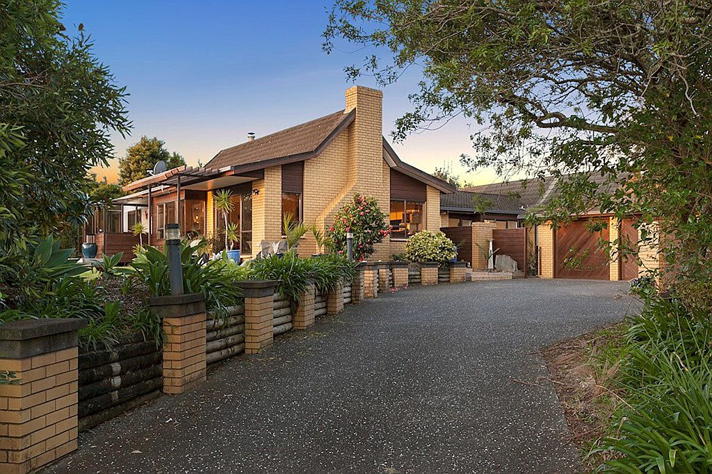 1121 Whangaparaoa Road, Tindalls Beach