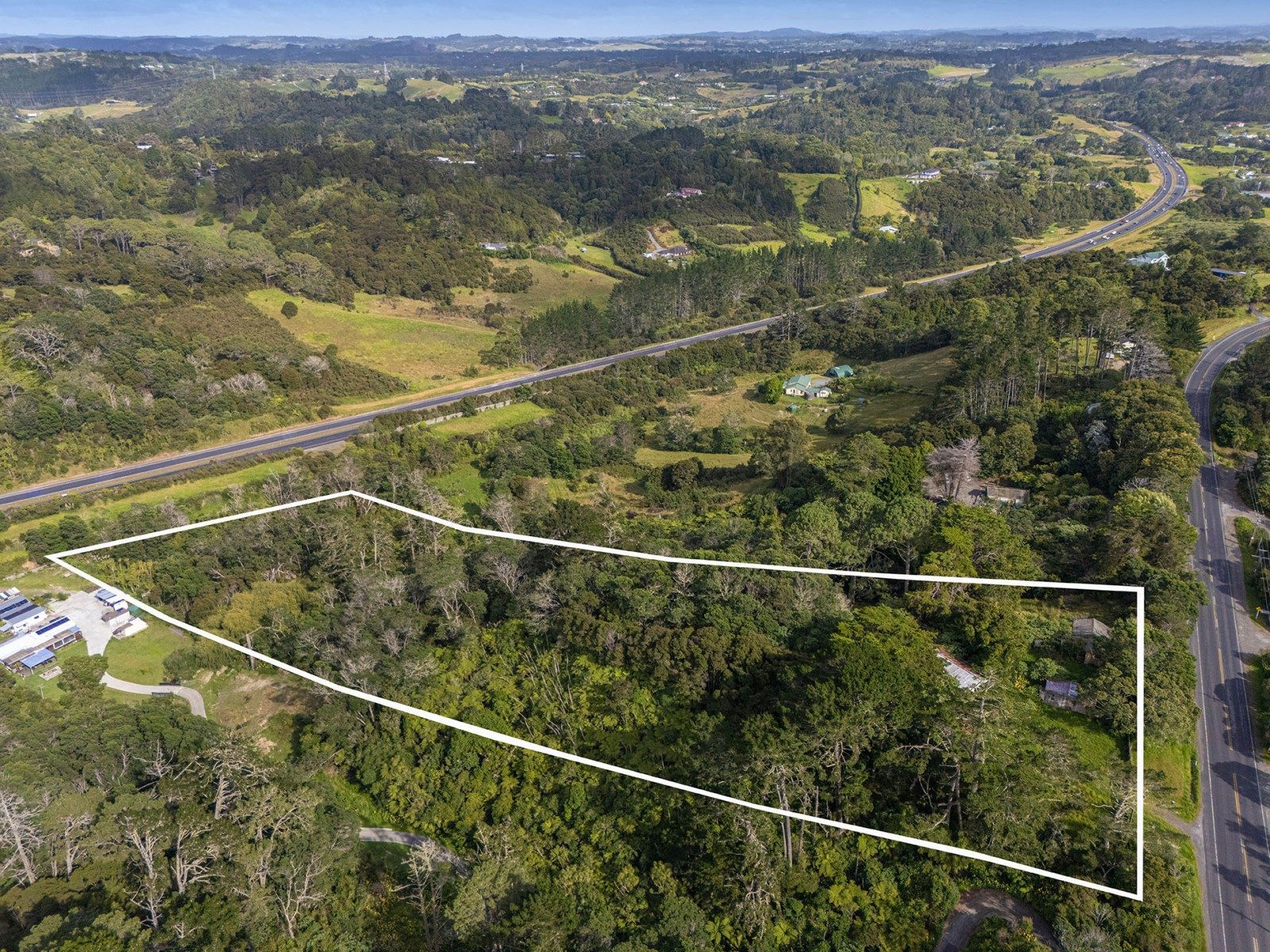 1232 East Coast Road, Redvale