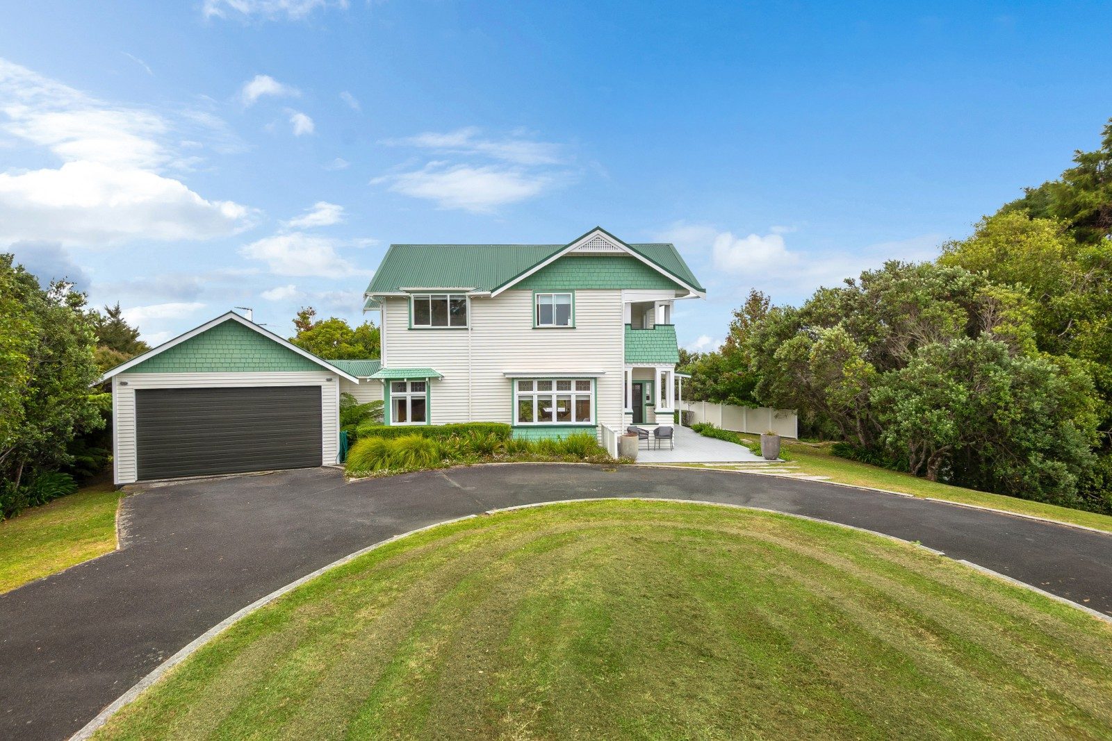 1268 East Coast Road, Redvale